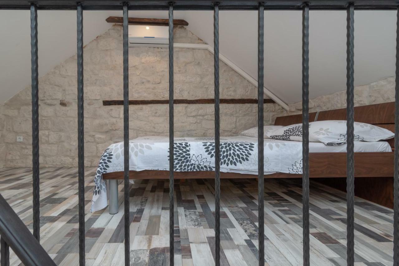 Apartman Skuribanda Трогир Екстериор снимка