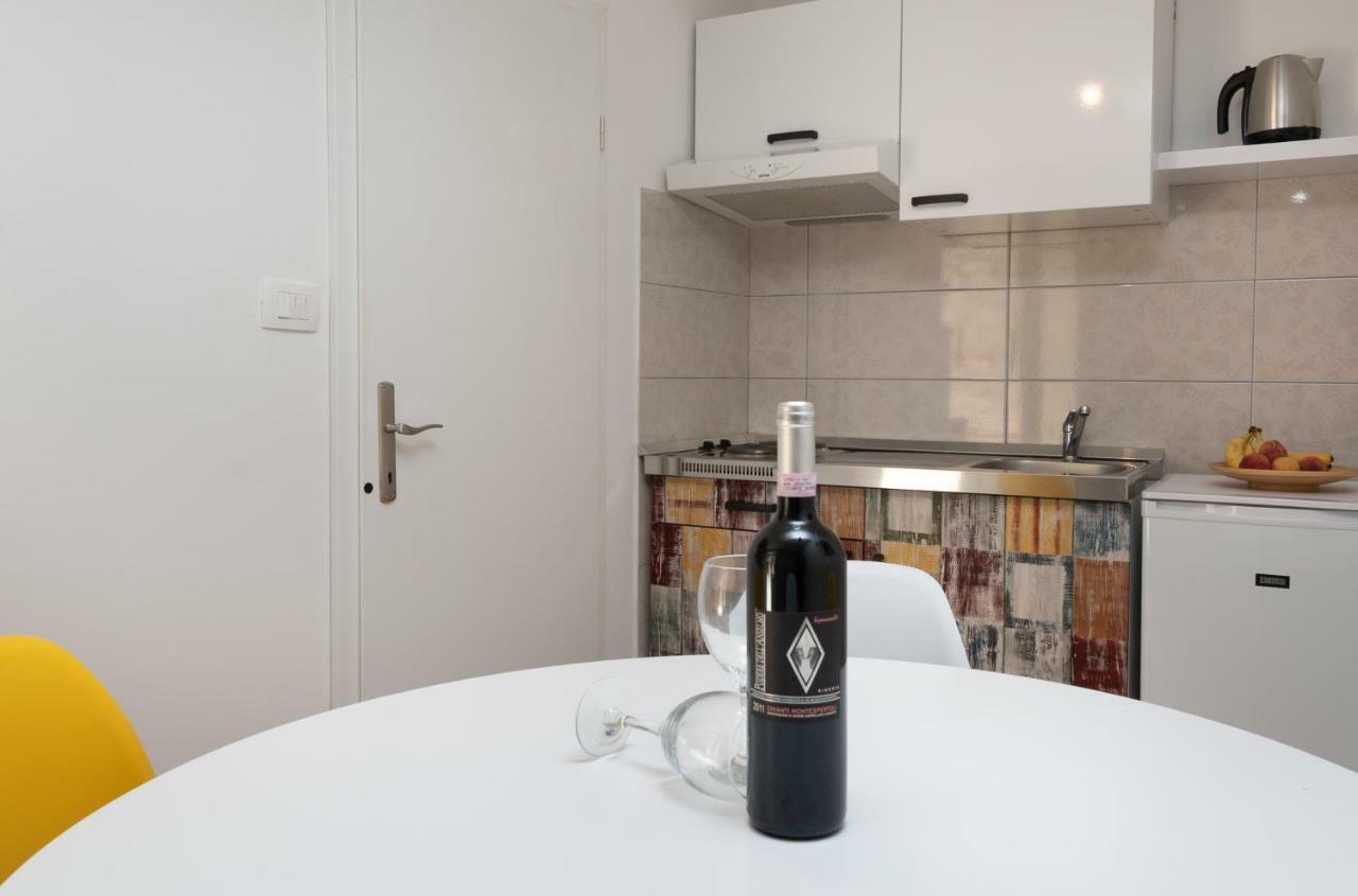 Apartman Skuribanda Трогир Екстериор снимка