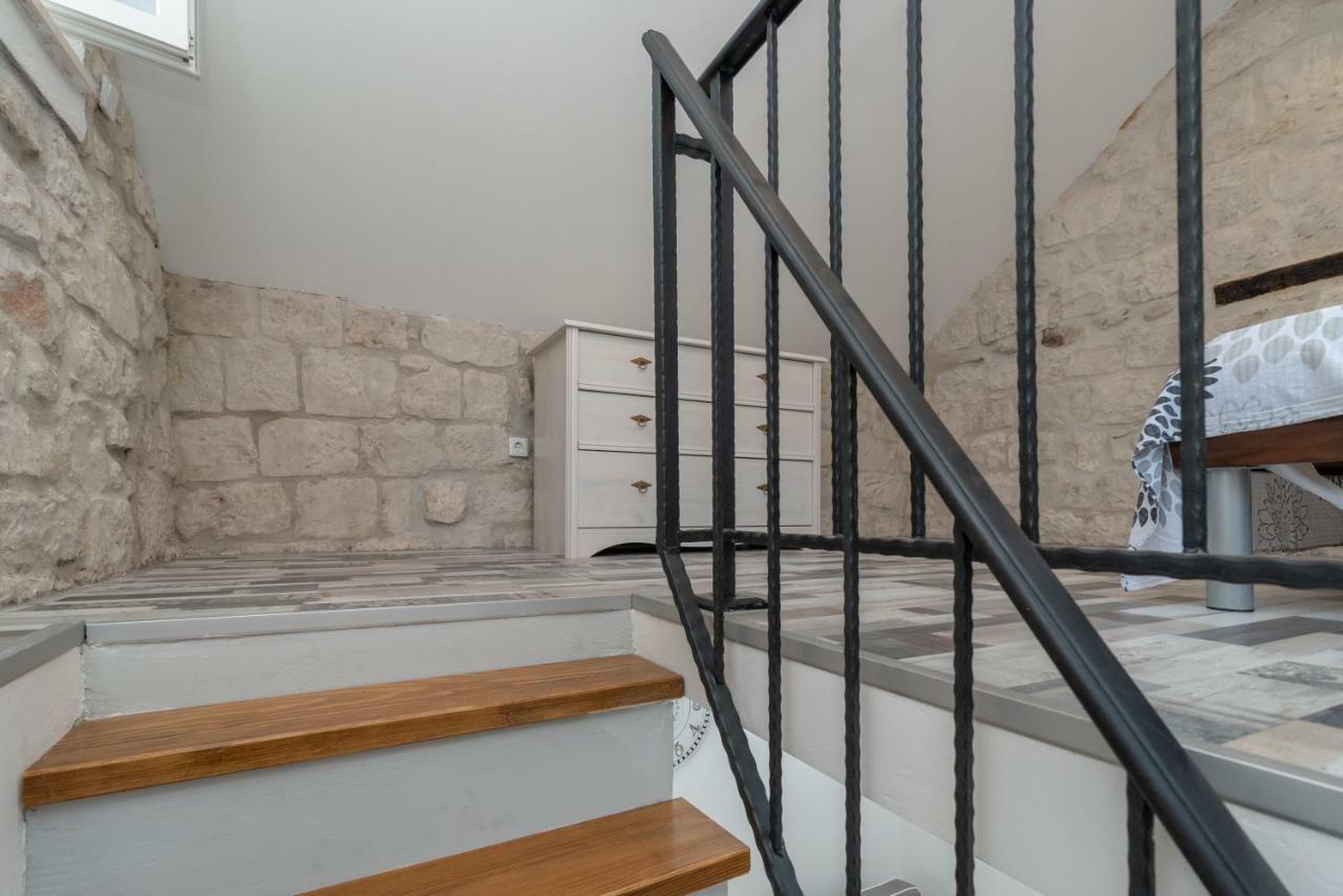 Apartman Skuribanda Трогир Екстериор снимка
