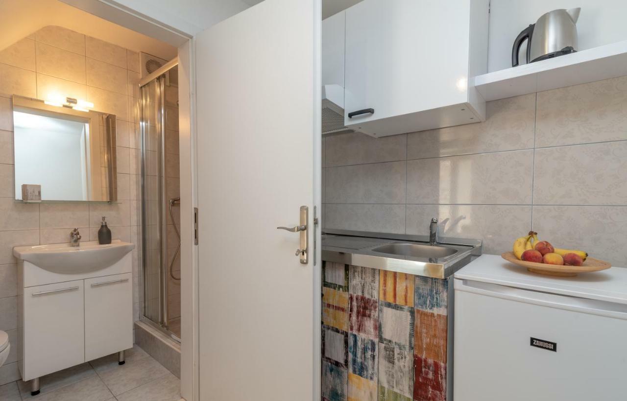 Apartman Skuribanda Трогир Екстериор снимка
