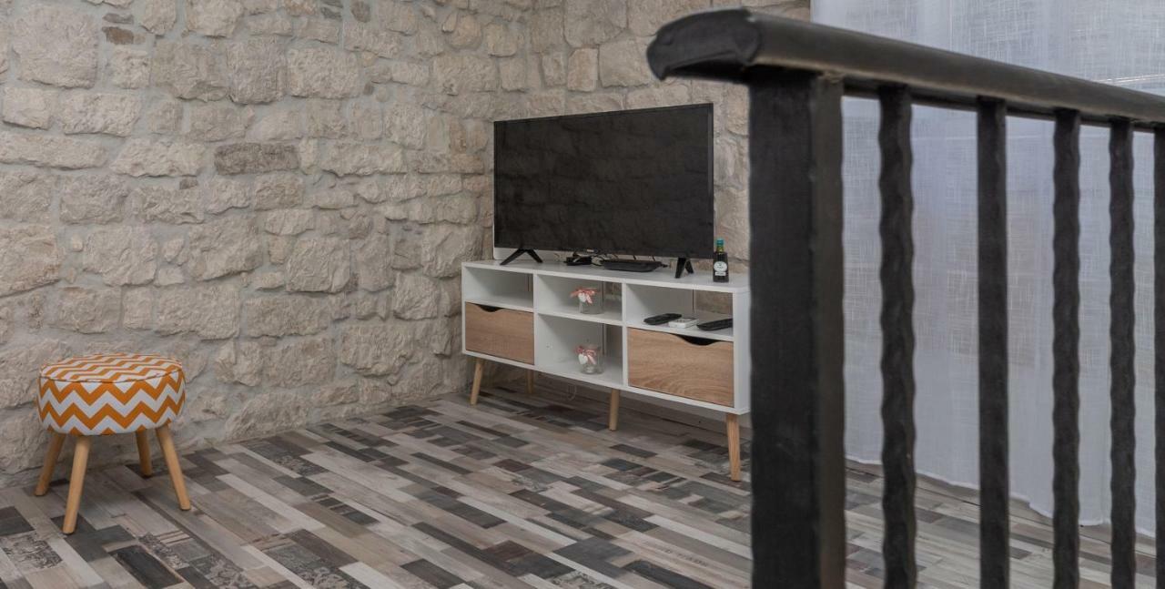 Apartman Skuribanda Трогир Екстериор снимка